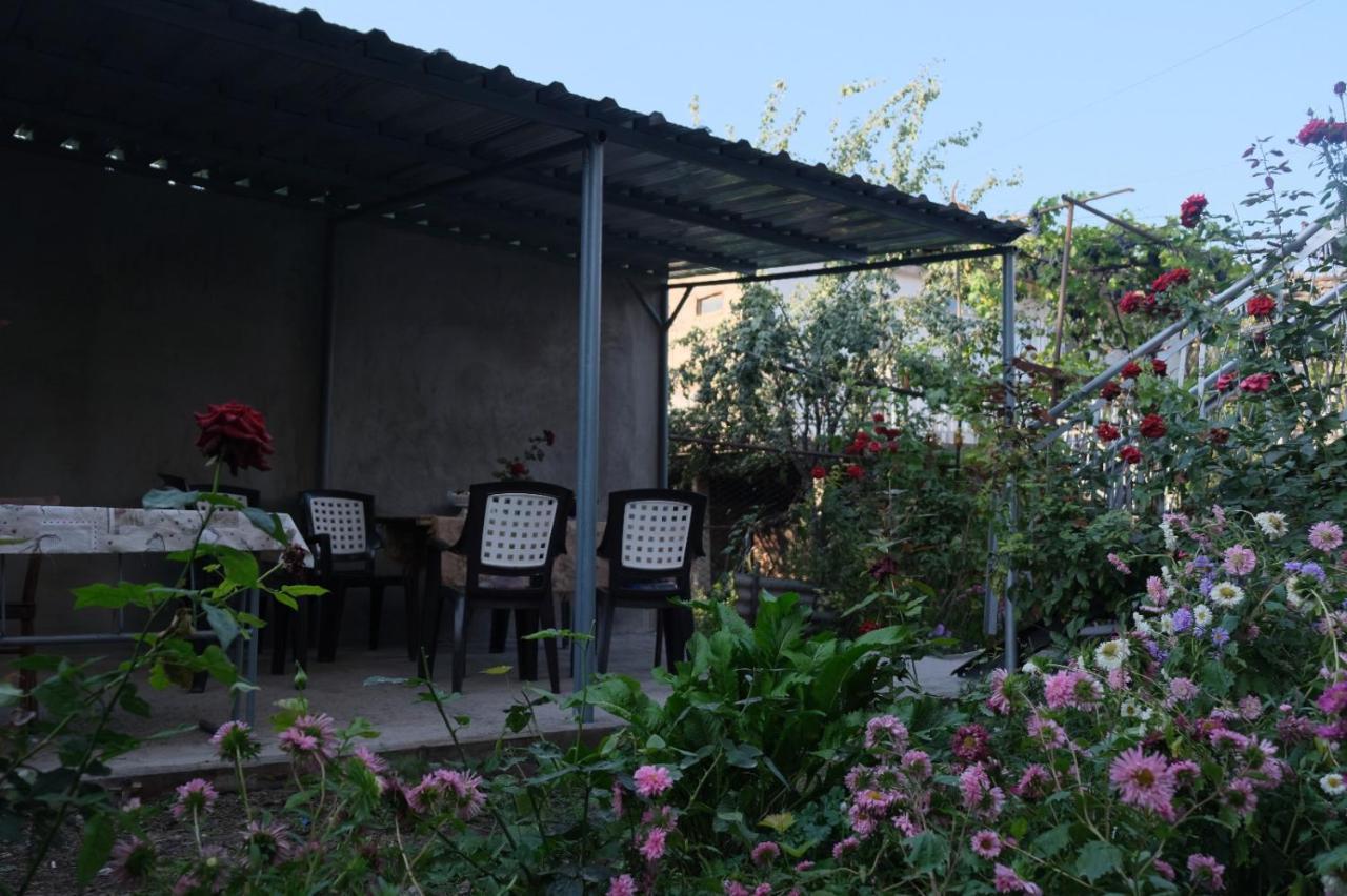 Center Hotel Goris Exterior photo